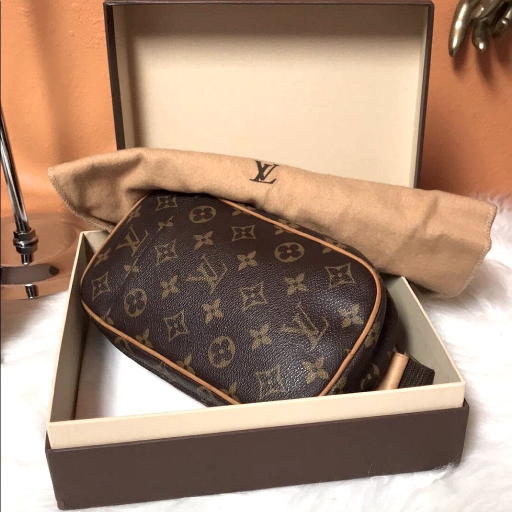 Louis Vouitton cross body/Gange Pochette